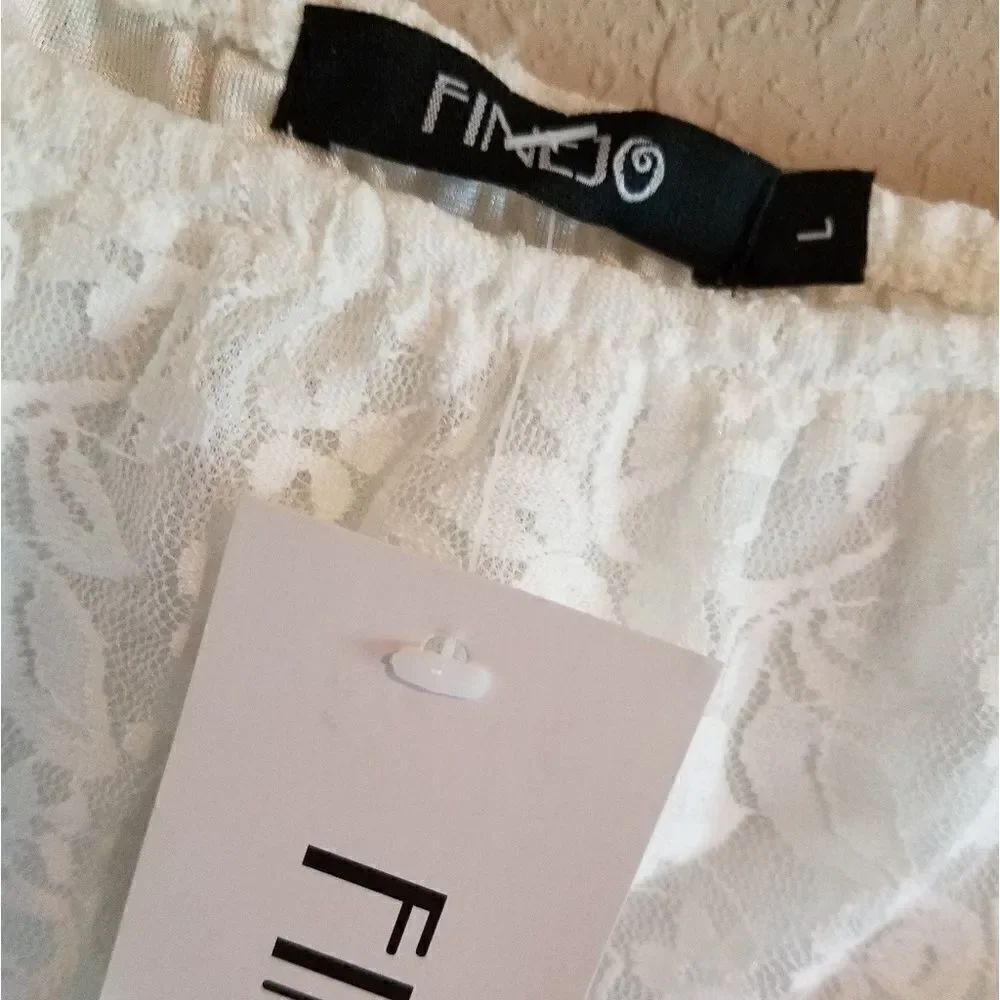 Finejo Lace Top   - Picture 3 of 5